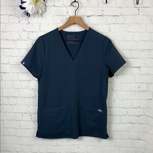 FIGS Technical Collection Casma Three Pocket Scrub Top size small